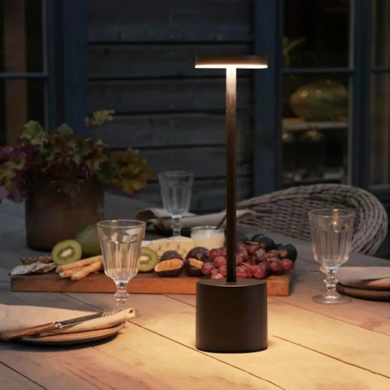 Lámpara de mesa LED portátil recargable — táctil, 3 colores y brillo ajustable