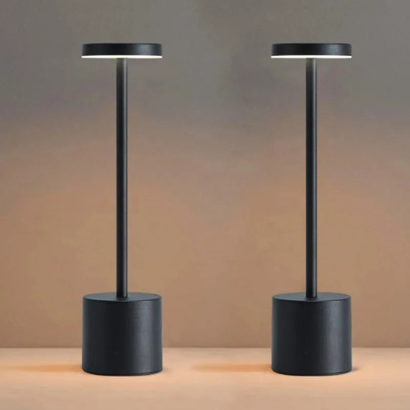 Lámpara de mesa LED portátil recargable — táctil, 3 colores y brillo ajustable