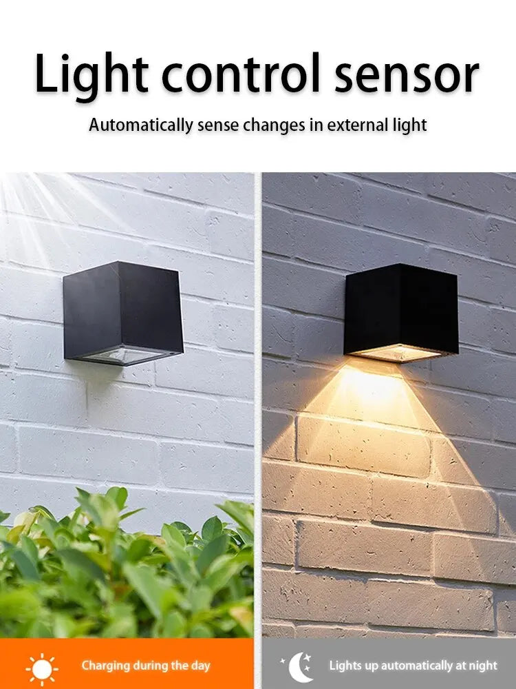 Lámpara solar LED exterior cuadrada IP65 — sensor automático para patio, balcón y jardín
