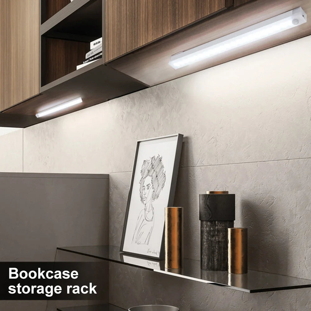 Luz LED con sensor de movimiento recargable USB-C — para armario, cocina y pasillo