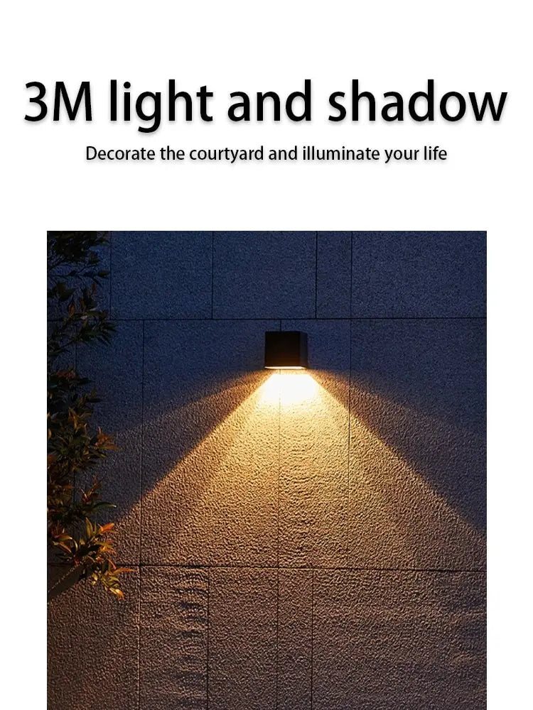 Lámpara solar LED exterior cuadrada IP65 — sensor automático para patio, balcón y jardín