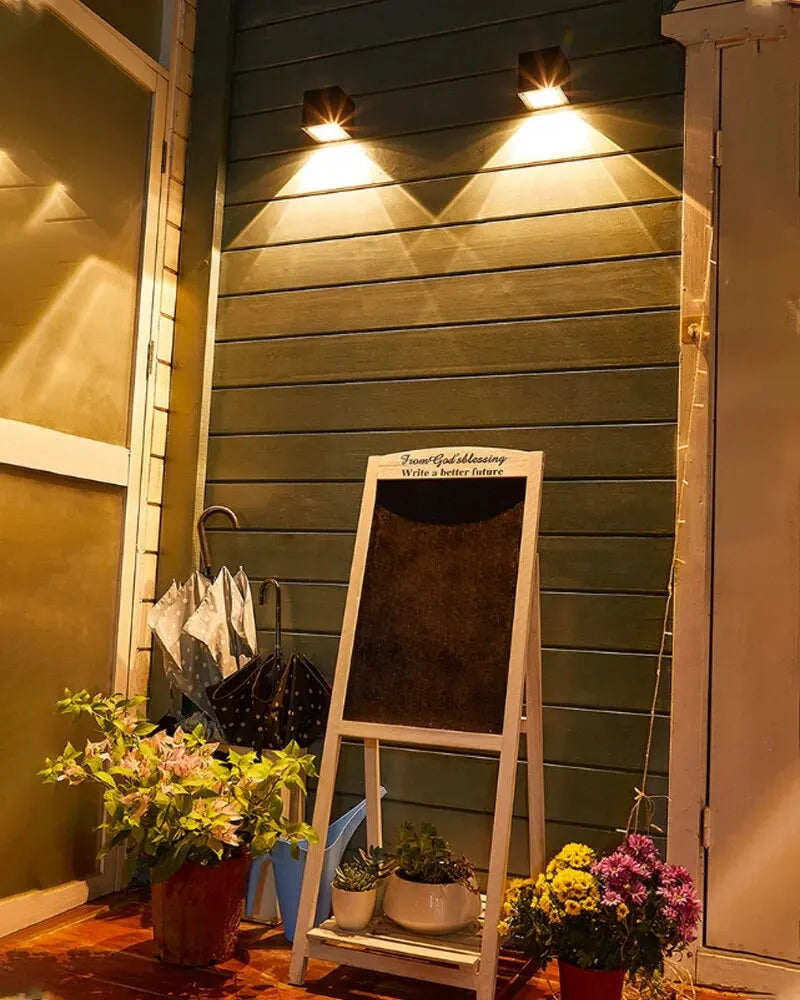 Lámpara solar LED exterior cuadrada IP65 — sensor automático para patio, balcón y jardín