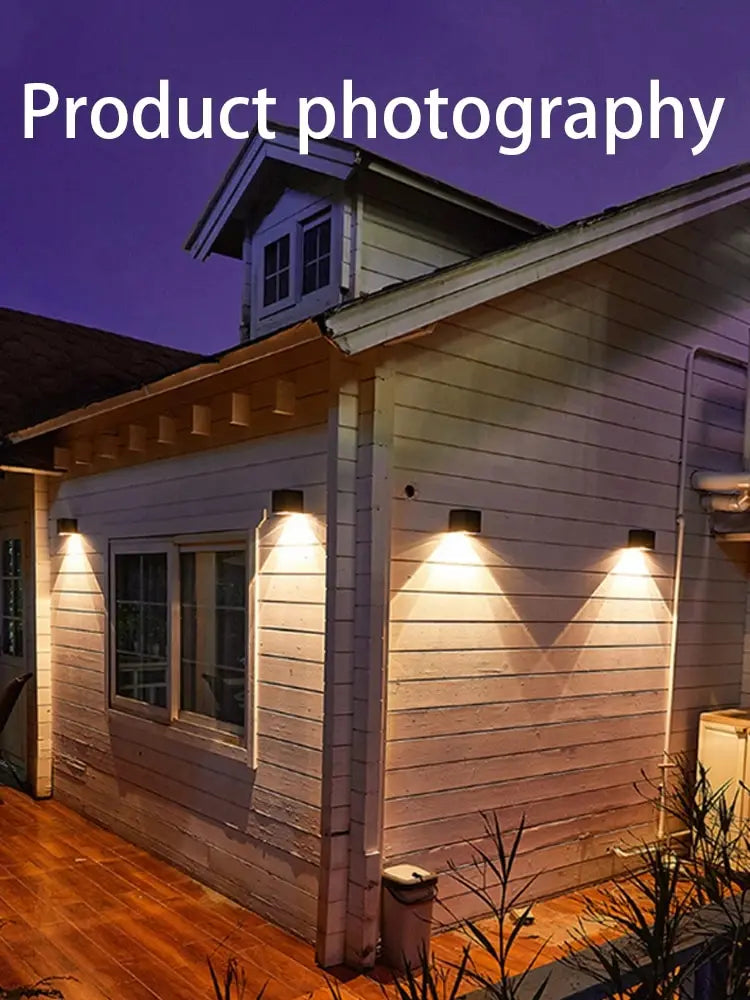 Lámpara solar LED exterior cuadrada IP65 — sensor automático para patio, balcón y jardín